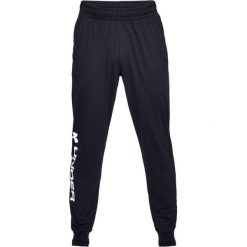 Under Armour Spodnie męskie Sportstyle Cotton Graphic Jogger czarne r. M (1329298-001). Spodnie sportowe męskie marki Under Armour. Za 137.00 zł.