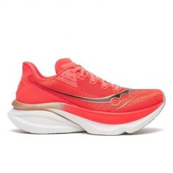 Buty do biegania damskie Saucony S1013481033. Czerwone obuwie sportowe damskie Saucony, bez wzorów, do biegania. Za 928.00 zł.