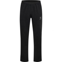 Spodnie dresowe Hummel Move 2.0. Czarne krótkie spodenki sportowe męskie Hummel, bez wzorów, z dresówki, na fitness i siłownię. Za 257.00 zł.