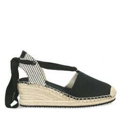 Espadryle Gant. Czarne klapki damskie GANT, bez wzorów, bez obcasa, bez zapięcia. Za 219.99 zł.