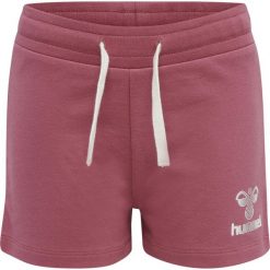 Szorty dla dziewcząt Hummel Proud. Czerwone spodenki dla dziewczynek Hummel, bez wzorów, młodzieżowe. Za 87.00 zł.
