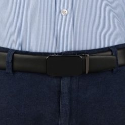 Pasek męski skórzany 3,5 cm klamra automatyczna Beltimore czarny 02-599 : Kolory - czarny, Rozmiar pasków - r.110-125 cm. Czarne paski damskie bez wzorów, ze skóry, wizytowe. Za 64.99 zł.