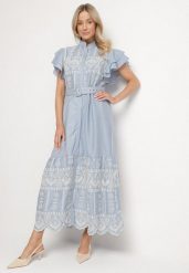 Niebieska Sukienka Boho o Rozkloszowanym Kroju z Haftem Falbanami i Paskiem Callindra. Niebieskie sukienki damskie Born2be, na co dzień, uniwersalny, bez wzorów, z jeansu, boho, bez kołnierzyka, bez ramiączek, maxi, proste. Za 179.99 zł.