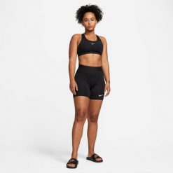 Spodnie treningowe damskie Nike S11990. Białe spodnie sportowe damskie Nike, s, bez wzorów, do piłki nożnej. Za 127.45 zł.