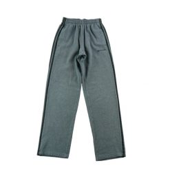 Second life - Adidas spodnie dresowe męskie regular 2020 szare - Jak nowy. Szare spodnie sportowe męskie Adidas, m, bez wzorów, z dresówki, do biegania. Za 85.16 zł.