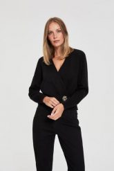 Kardigan z ozdobnym guzikiem czarny. Czarne kardigany damskie MOODO, s, bez wzorów, z poliamidu. Za 149.99 zł.