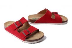 DR. BRINKMANN 700697-04 rot, klapki damskie. Czerwone klapki damskie Dr. Brinkmann, bez wzorów, ze skóry, bez obcasa. Za 185.43 zł.