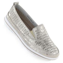 Skórzane półbuty damskie ażurowe złote Jezzi 5364. Żółte półbuty damskie Jezzi, w ażurowe wzory, ze skóry, bez obcasa, bez zapięcia. Za 159.99 zł.