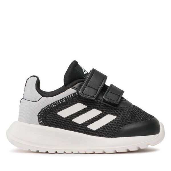 Sneakersy adidas. Czarne trampki i tenisówki chłopięce Adidas, bez wzorów, bez zapięcia. Za 109.99 zł.