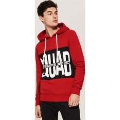 Bluza z napisem - Czerwony. Czerwone bluzy męskie House, z napisami. Za 99.99 zł.