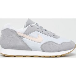 Nike - Buty Outburst. Szare obuwie sportowe damskie Nike, z materiału. W wyprzedaży za 329.90 zł.
