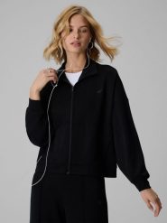 4F Bluza dresowa loose bez kaptura damska - czarna M. Czarne bluzy damskie 4f, m, bez wzorów, z dresówki, klasyczne. Za 199.99 zł.