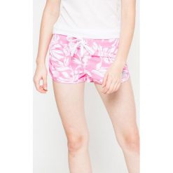 Superdry - Szorty. Szare szorty sportowe damskie Superdry., z poliesteru. W wyprzedaży za 89.90 zł.