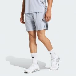 Szorty Tech Essentials Workout 3-Stripes. Szare buty sportowe męskie Adidas, bez wzorów, na fitness i siłownię, climacool (adidas). Za 199.00 zł.