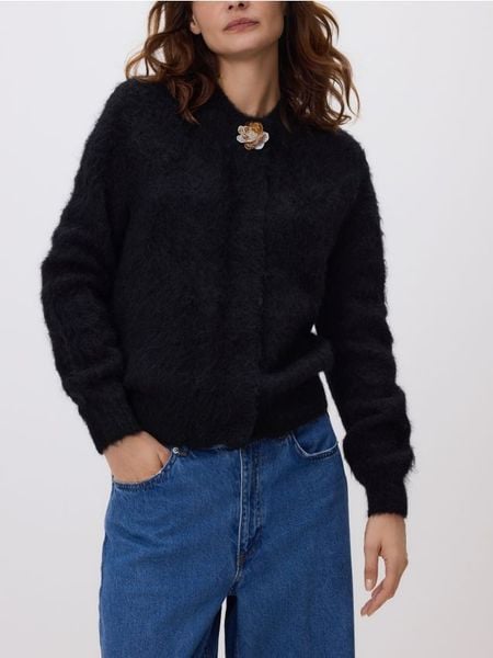 Sweter z alpaką - czarny. Czarne swetry damskie Reserved, l, bez wzorów, z dzianiny, klasyczne, bez kołnierzyka, bez ramiączek, bez kaptura. W wyprzedaży za 179.99 zł.