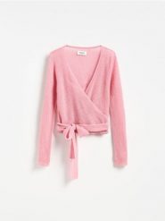 Sweter z wełną - różowy. Czerwone swetry damskie Reserved, l, bez wzorów, z dzianiny, bez kołnierzyka, bez ramiączek, bez kaptura. Za 159.99 zł.