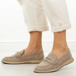 Beżowe mokasyny damskie Vinceza 62273. Brązowe mokasyny damskie VINCEZA, z jeansu, eleganckie. Za 159.00 zł.