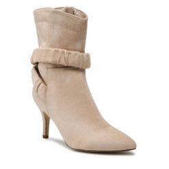 Botki DeeZee. Brązowe botki damskie DeeZee, bez obcasa, na szpilce, bez zapięcia. Za 119.99 zł.