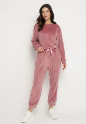 Ciemnoróżowy Welurowy Komplet Dresowy Bluza i Spodnie Typu Jogger Lisilwena. Czerwone bluzy damskie Born2be, l, bez wzorów, z dresówki, bez kaptura. Za 79.99 zł.