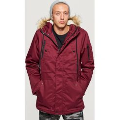 Ciepły płaszcz sportowy - Bordowy. Czerwone płaszcze męskie Cropp, sportowe. Za 329.99 zł.