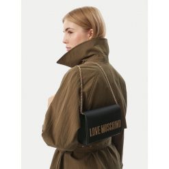 Torebka LOVE MOSCHINO. Czarne torebki do ręki damskie Love Moschino, bez wzorów, wizytowe, bez dodatków. Za 699.99 zł.