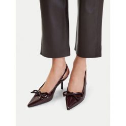 Szpilki JENNY. Brązowe szpilki damskie Jenny, bez wzorów, bez obcasa, bez zapięcia. Za 129.99 zł.