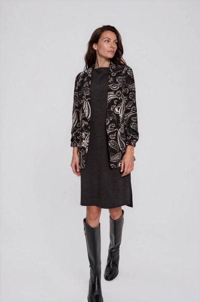 Marynarka ze wzorem paisley czarna. Czarne żakiety damskie MOODO, l, bez wzorów, z elastanu. Za 189.99 zł.