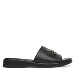 Klapki Gabor. Czarne klapki damskie Gabor, bez wzorów, bez obcasa. Za 399.99 zł.