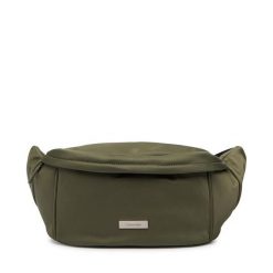 Nerka Calvin Klein. Zielone saszetki męskie Calvin Klein, młodzieżowe, małe. Za 369.99 zł.