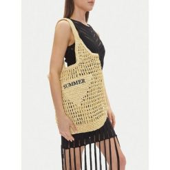 Torebka DeeZee. Brązowe torebki do ręki damskie DeeZee, bez wzorów, bez dodatków. Za 139.99 zł.