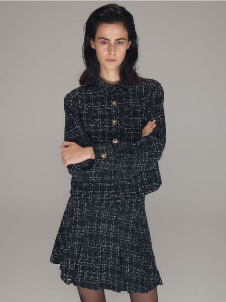 Spódnica mini - wielobarwny. Spódnice damskie Reserved, l, bez wzorów, z tkaniny, mini, rozkloszowane. W wyprzedaży za 59.99 zł.