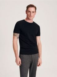T-shirt slim fit - czarny. Czarne t-shirty damskie Reserved, l, bez wzorów, z bawełny, bez kołnierzyka. Za 29.99 zł.