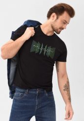 T-shirt z nadrukiem T-FLUX. Czarne t-shirty męskie Volcano, m, bez wzorów, z bawełny, klasyczne, bez kołnierzyka. Za 59.99 zł.