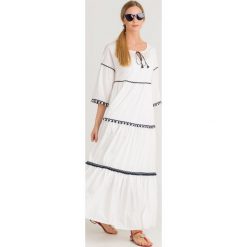 SUKIENKA OCHE Weekend Max Mara. Białe sukienki damskie Weekend Max Mara, na imprezę, l, bez wzorów, z bawełny, bez kołnierzyka, bez ramiączek, maxi. Za 804.30 zł.