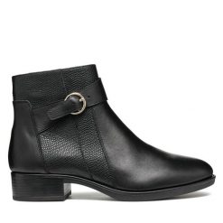 Botki Geox. Czarne botki damskie Geox, bez obcasa, na płaskiej podeszwie, bez zapięcia. Za 529.99 zł.