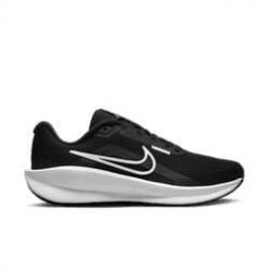 Tenisówki Nike Model Downshifter 13 Kolor Czarny. Czarne obuwie sportowe damskie Nike, bez wzorów, do biegania. Za 299.99 zł.