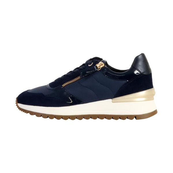 Buty GEOX D DESYA Niebieski. Niebieskie obuwie sportowe damskie Geox, bez wzorów, ze skóry. W wyprzedaży za 406.50 zł.