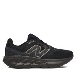 Buty do biegania New Balance. Czarne obuwie sportowe damskie New Balance, bez wzorów, do biegania. Za 299.99 zł.