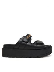 Guess Klapki FLJFAX ELE03 Czarny. Czarne klapki damskie Guess, z aplikacjami, ze skóry, bez obcasa. Za 479.99 zł.