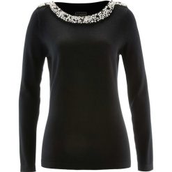 Sweter Premium z aplikacją z perełek bonprix czarny. Swetry damskie bonprix. Za 149.99 zł.