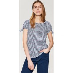 Koszulka z krótkim rękawem - Szary. T-shirty damskie marki House, z krótkim rękawem. W wyprzedaży za 29.99 zł.