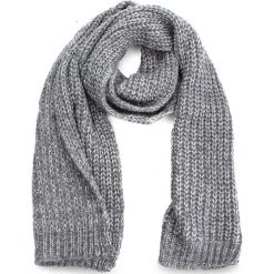 Szal GUESS - AW7883 WOL03 GRY. Szaliki i chusty damskie marki Guess. W wyprzedaży za 169.00 zł.