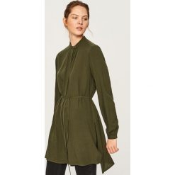 Tunika z paskiem - Khaki. Tuniki damskie marki bonprix. W wyprzedaży za 49.99 zł.