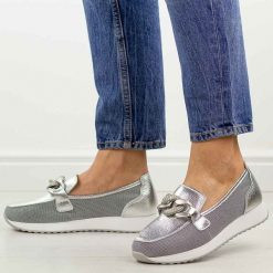 Srebrne skórzane półbuty damskie Dia 7045. Szare mokasyny damskie DiA, na jesień, bez wzorów, z jeansu, biznesowe, z okrągłym noskiem, bez obcasa, na płaskiej podeszwie, bez zapięcia. Za 299.00 zł.