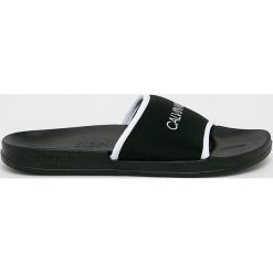 Calvin Klein Underwear - Klapki. Czarne klapki męskie Calvin Klein Underwear, z materiału, bez zapięcia. W wyprzedaży za 119.90 zł.