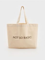 Płócienna torebka shopper z nadrukiem - ciemnobrązowy. Brązowe torebki shopper damskie Reserved, bez wzorów, z bawełny, z nadrukiem, bez dodatków. W wyprzedaży za 29.99 zł.