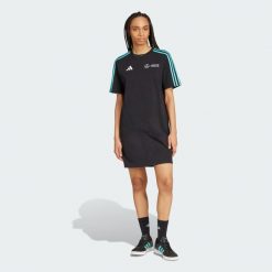 Sukienka Mercedes - AMG Petronas Formula One Team DNA Tee. Białe sukienki damskie Adidas, xs, bez wzorów, bez kołnierzyka, bez ramiączek. Za 239.00 zł.