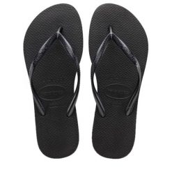 Klapki Havaianas Model 4000030 Kolor Czarny. Czarne klapki damskie Havaianas, bez wzorów, z gumy, sportowe, bez obcasa. W wyprzedaży za 64.79 zł.