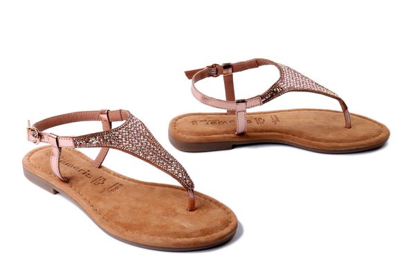 TAMARIS 1-28132-44 586 rose glam, sandały damskie. Czerwone sandały damskie Tamaris, bez wzorów, z gumy, bez obcasa, na obcasie, bez zapięcia. Za 239.90 zł.