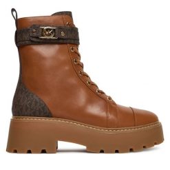 Trzewiki MICHAEL Michael Kors. Brązowe botki damskie MICHAEL Michael Kors, bez obcasa, na płaskiej podeszwie, bez zapięcia. Za 889.99 zł.